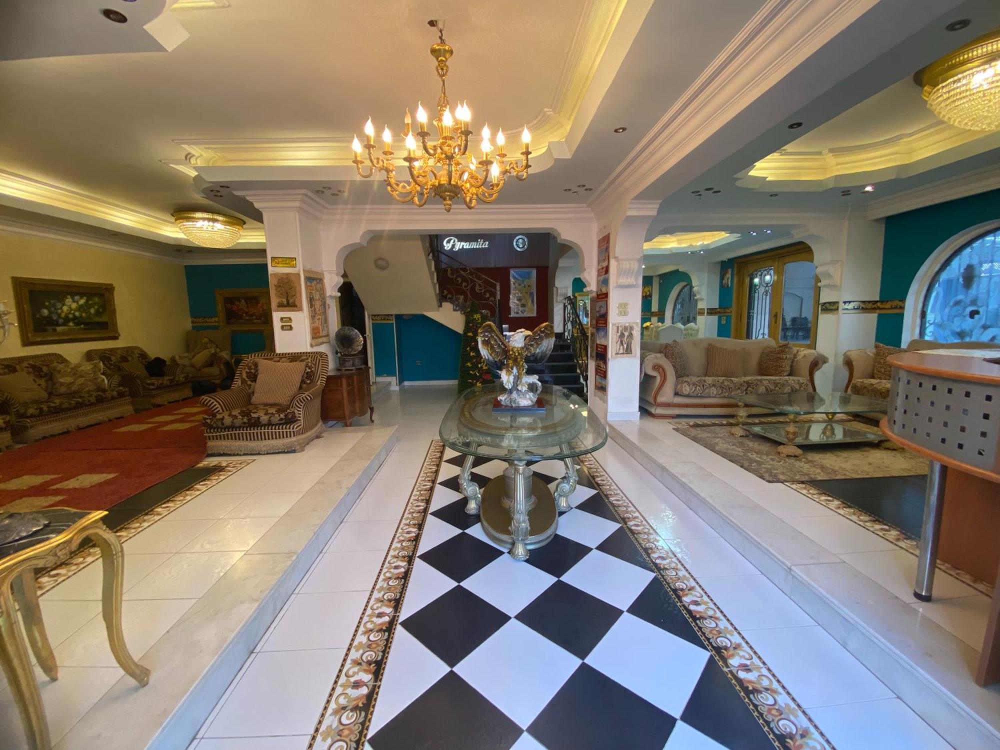 Pyramita Hotel Ghatati Exterior foto